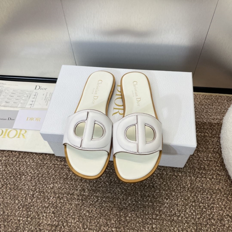 ch**an D*or slippers